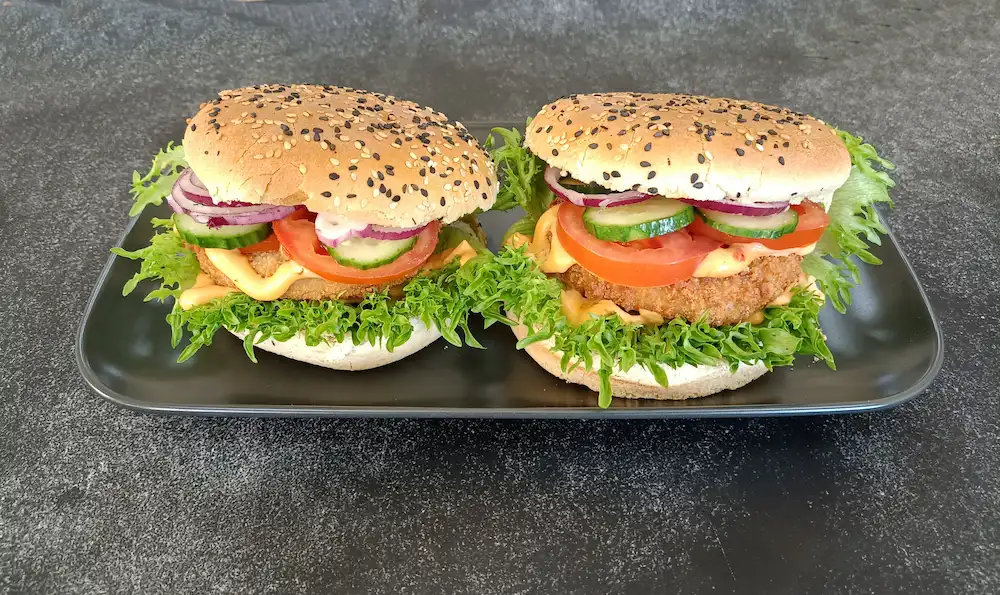 Domowy chicken burger